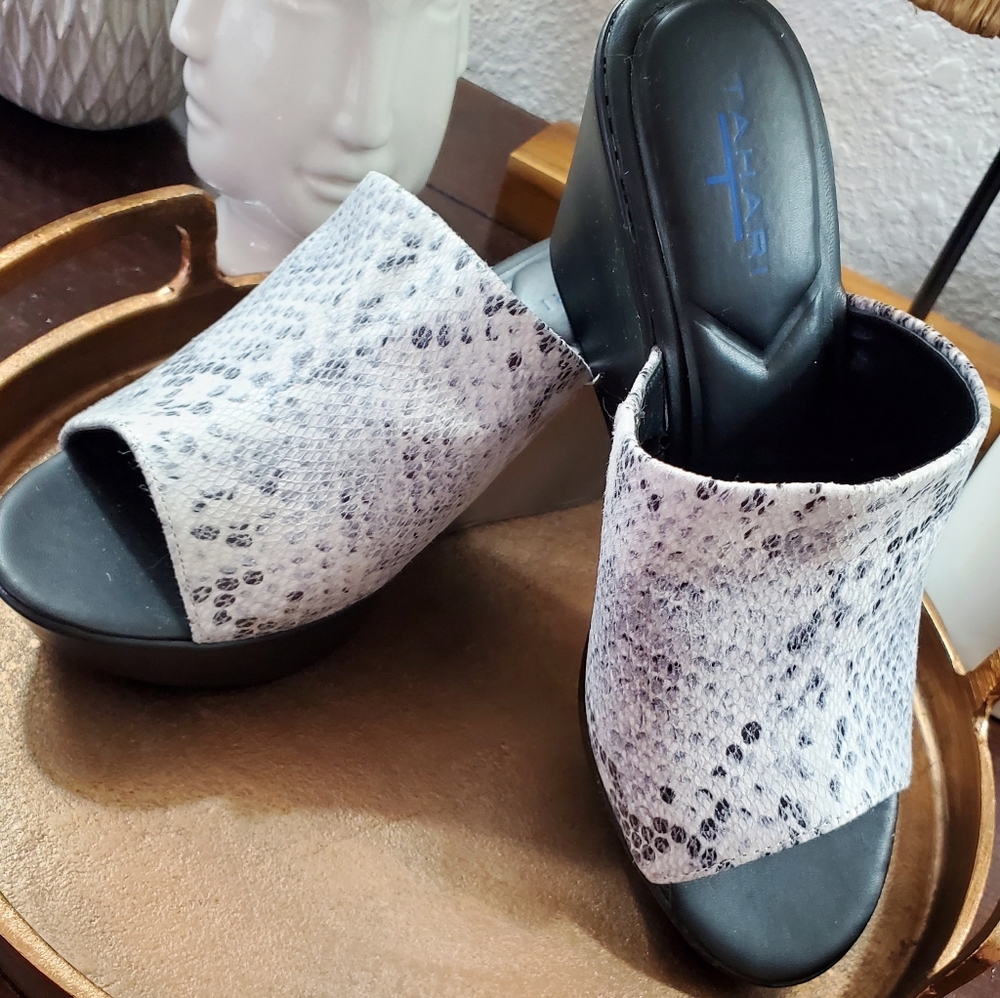 Tahari Wedge Sandles